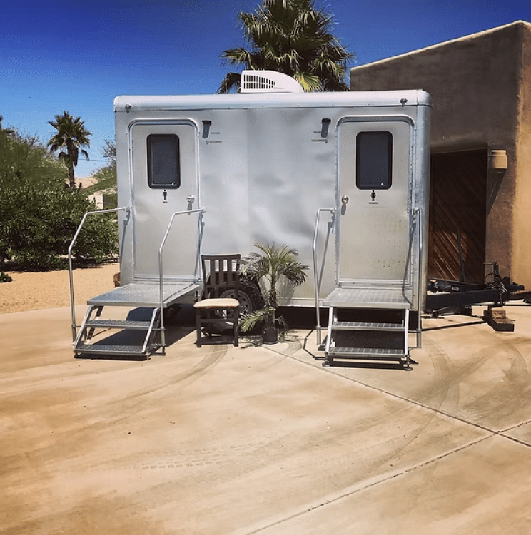 2 Stall Restroom 2 Stall Restroom