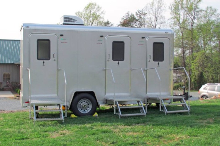 3 Stall Restroom 3 Stall Restroom